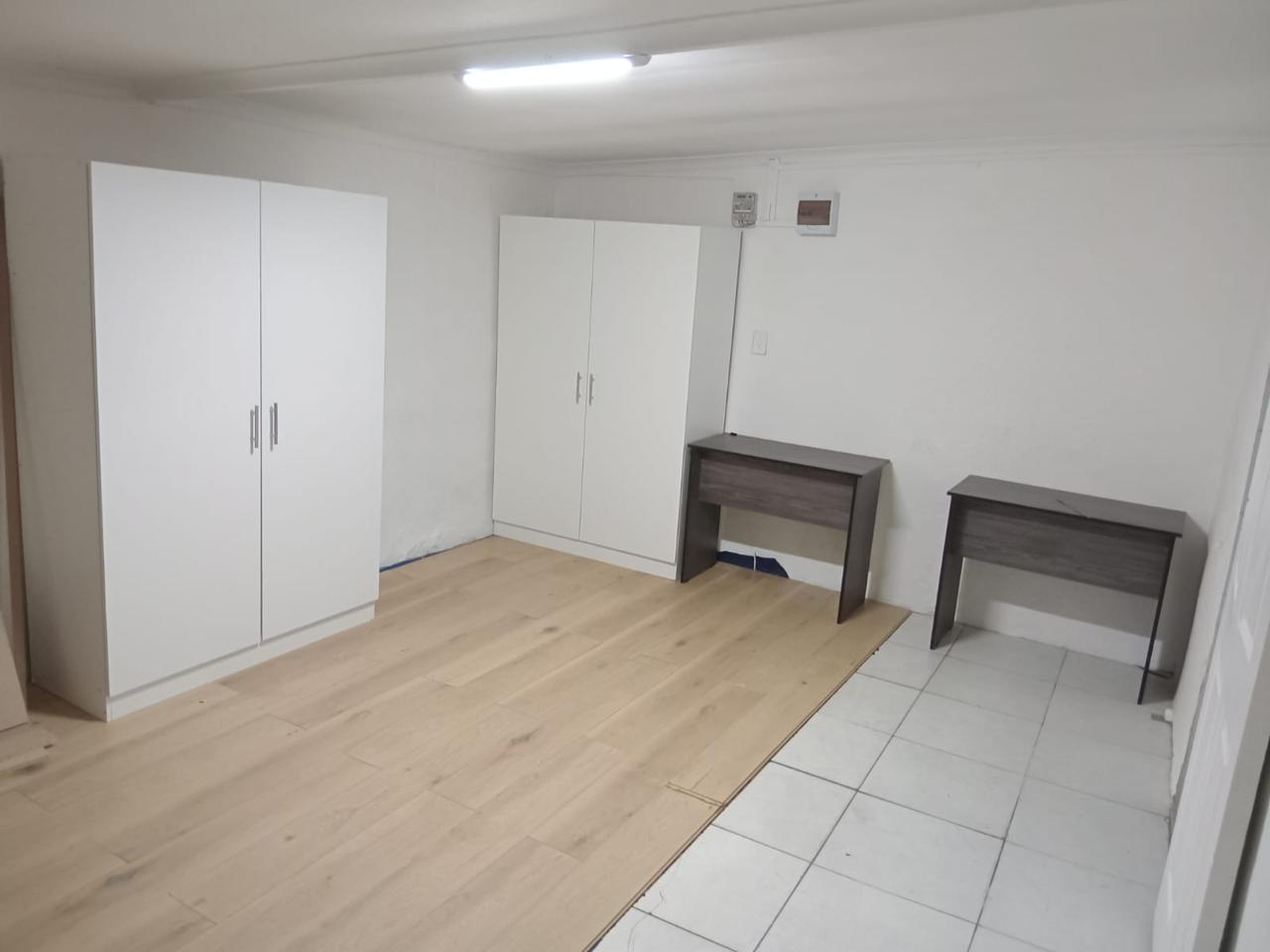 Separate entrance unit - 1 Church Street